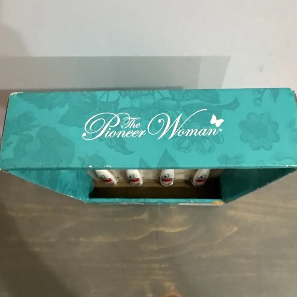 Pioneer Woman 4 PC Cheese Knife Spreader Set Wishful Winter Floral Pattern, NEW